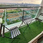 Lovely Studio City View Balcony Palazio Mount Austin By Gdragon Homestay