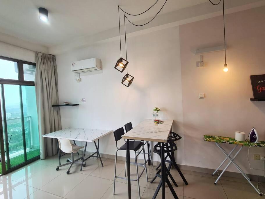Pangsapuri Lovely View Balcony Palazio Mount Austin By Gdragon Johor Bahru