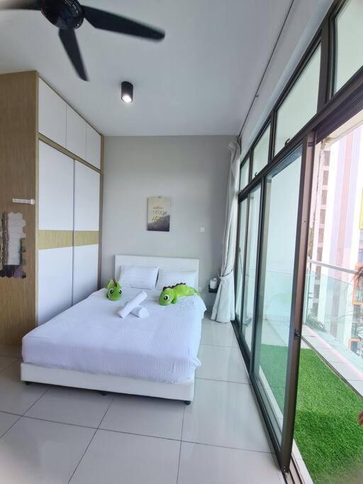 Lovely View Balcony Palazio Mount Austin By Gdragon Johor Bahru